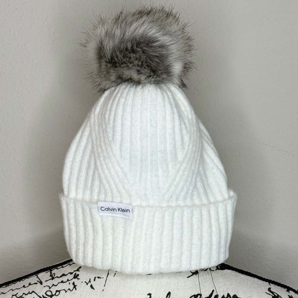 Calvin Klein Women's Ivory Ribbed Furry Pom Pom Fleece Lined Beanie Hat
